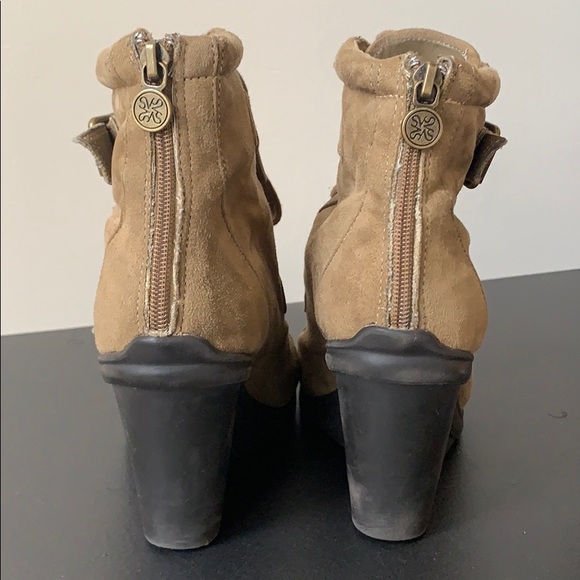 Wedge Ankle Boot - Simply Vera Wang - Picture 3 of 7